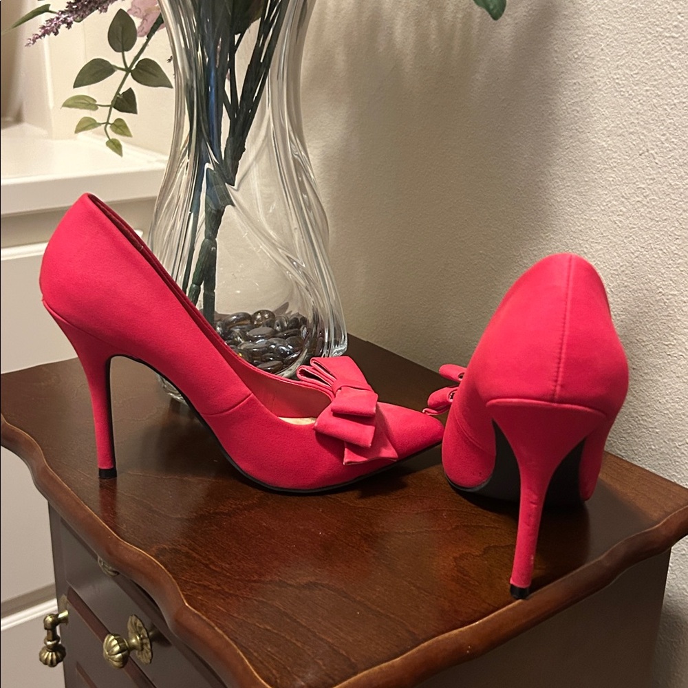 JustFab Vibrant Red Bow Heels - Picture 7 of 11